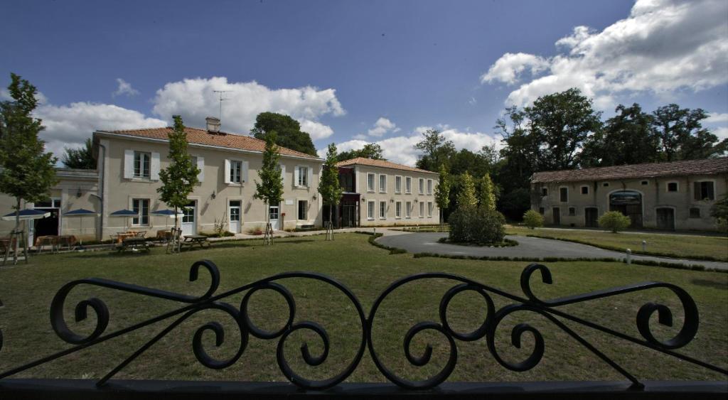 Domaine Du Pont De L'Eyre Hotel Salles  Exterior foto